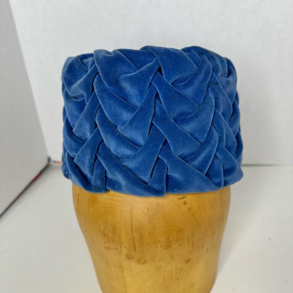 Vintage Accessories - Vintage Blue Velvet Tufted Hat